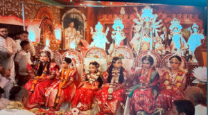 মহাঅষ্টমী: কুমারী পূজায় মাতৃরূপে ঈশ্বরের প্রার্থনা