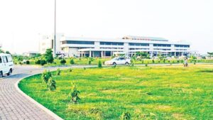 শাহ আমানতে দুইদিনে মধ্যপ্রাচ্যের ৩২টি ফ্লাইট সচল, বাতিল ৭টি