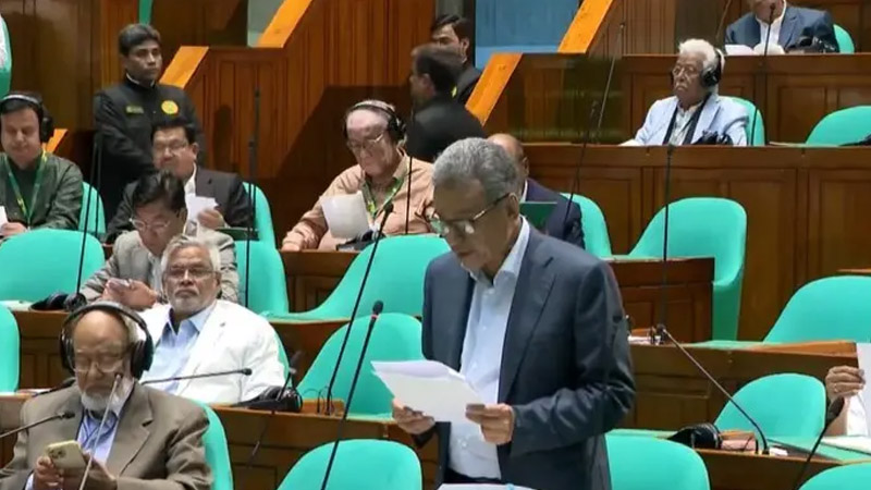 জাতীয় সংসদ অধিবেশনে বক্তব্য রাখছেন অর্থমন্ত্রী আমির খসরু মাহমুদ চৌধুরী
