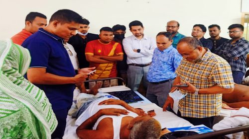 কেন্দ্রীয় যুবদল নেতা আসাদুল আলম টিটু'র অসুস্থ বাবার পাশে ড্যাব